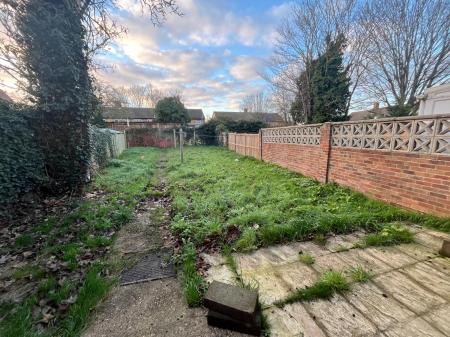 3 bedroom Terraced House to let in Hawthorn Avenue, Greenstead, Colchester, CO4