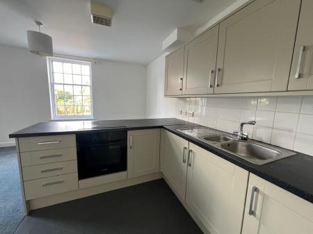 1 bedroom Studio flat to let in East Hill, Colchester, CO1