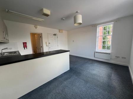 1 bedroom Studio flat to let in East Hill, Colchester, CO1