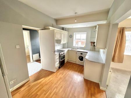 1 bedroom Studio flat to let in Mersea Road, Colchester, CO2