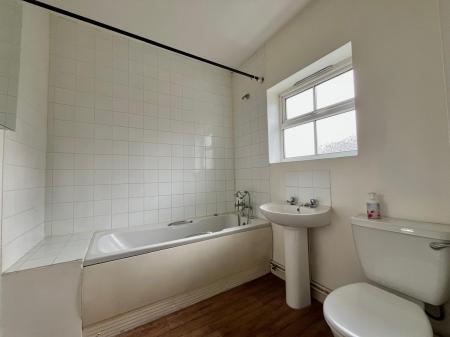 1 bedroom Studio flat to let in Mersea Road, Colchester, CO2