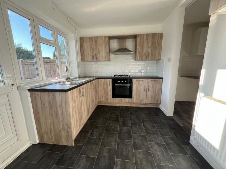 2 bedroom Terraced House to let in Elmwood Avenue, Colchester, CO2