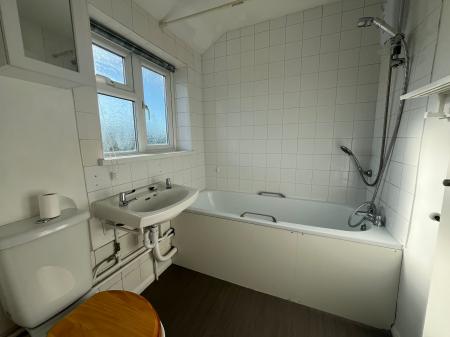 2 bedroom Terraced House to let in Elmwood Avenue, Colchester, CO2