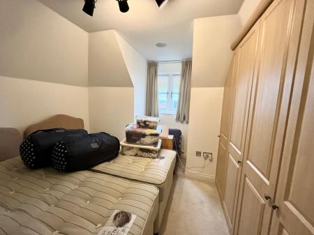 3 bedroom Flat to let in St. Mary's Field, Colchester, CO3