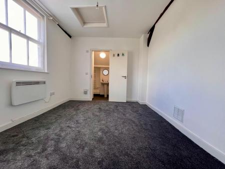 2 bedroom Flat to let in East Hill, Colchester, CO1