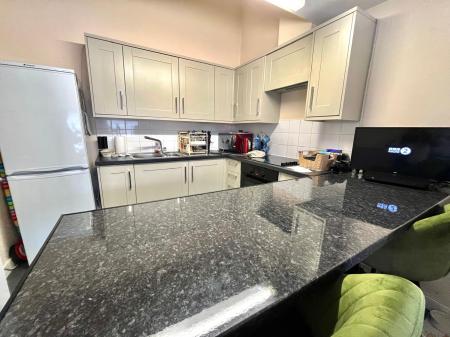 2 bedroom Flat to let in East Hill, Colchester, CO1