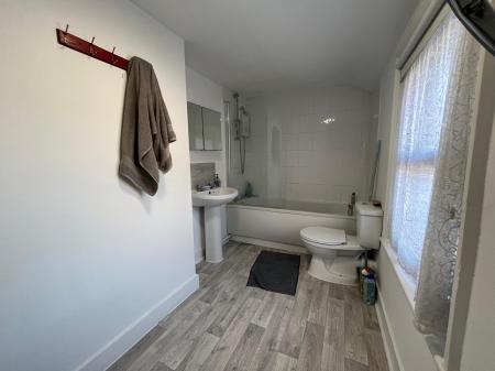 2 bedroom Semi-detached house to let in Bergholt Road, Colchester, CO4