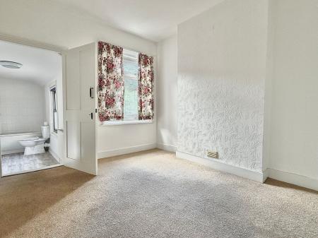 2 bedroom Semi-detached house to let in Bergholt Road, Colchester, CO4