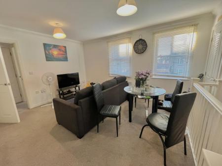 2 bedroom Maisonette to let in Garland Road, Colchester, CO2