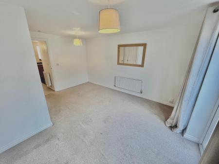 2 bedroom Terraced House to let in Hampton Court Close, Colchester, CO2