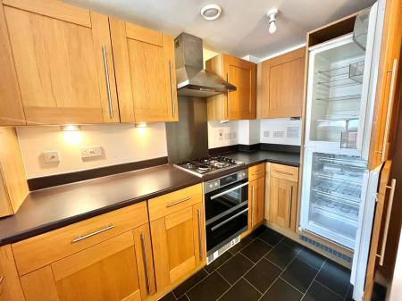 2 bedroom Terraced House to let in Hampton Court Close, Colchester, CO2