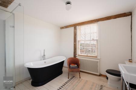 6 bedroom Detached house to let in Blue Gates Farmhouse, Alresford, CO7