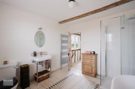 6 bedroom Detached house to let in Blue Gates Farmhouse, Alresford, CO7