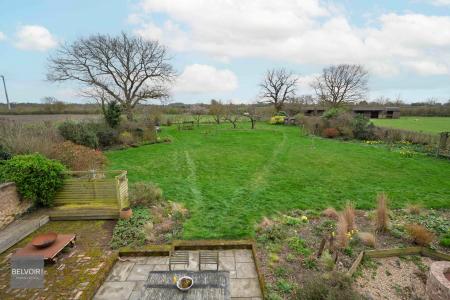 6 bedroom Detached house to let in Blue Gates Farmhouse, Alresford, CO7