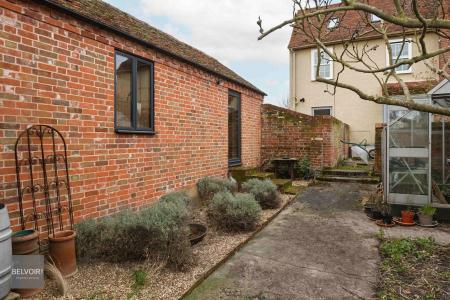 6 bedroom Detached house to let in Blue Gates Farmhouse, Alresford, CO7