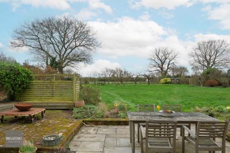 6 bedroom Detached house to let in Blue Gates Farmhouse, Alresford, CO7