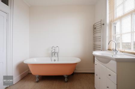 6 bedroom Detached house to let in Blue Gates Farmhouse, Alresford, CO7