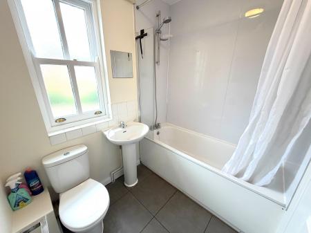 1 bedroom Flat to let in Regent Street, Rowhedge, CO5