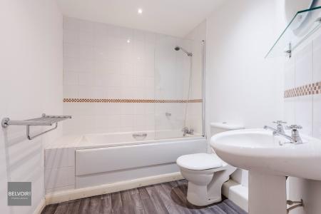 2 bedroom Flat for sale in Hawkins Road, Hythe, Colchester, CO2