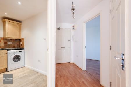 2 bedroom Flat for sale in Hawkins Road, Hythe, Colchester, CO2