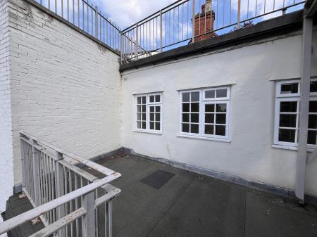 1 bedroom Flat to let in Queens Street, Colchester, CO1