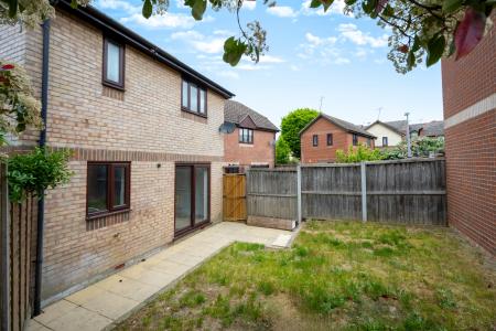 2 bedroom Semi-detached house for sale in Chiltern Close, North Station, Colchester, CO1
