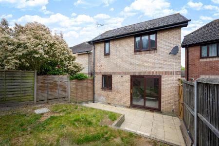 2 bedroom Semi-detached house for sale in Chiltern Close, North Station, Colchester, CO1