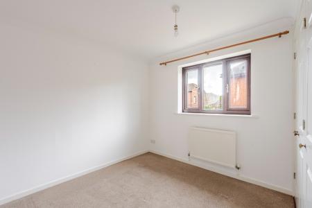 2 bedroom Semi-detached house for sale in Chiltern Close, North Station, Colchester, CO1