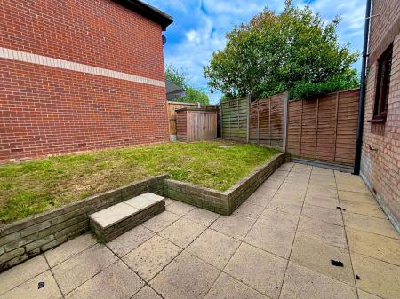 2 bedroom Semi-detached house for sale in Chiltern Close, North Station, Colchester, CO1