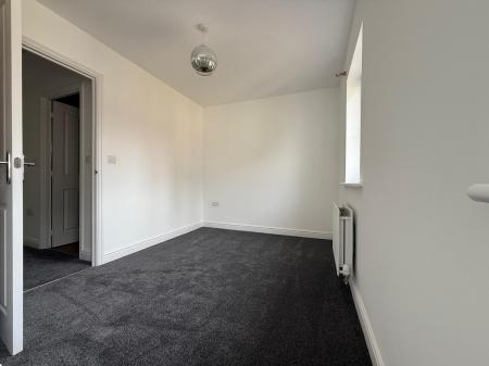 2 bedroom Detached house to let in Kirk Way, Colchester, CO4