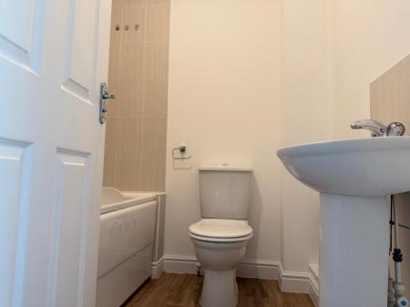 2 bedroom Detached house to let in Kirk Way, Colchester, CO4