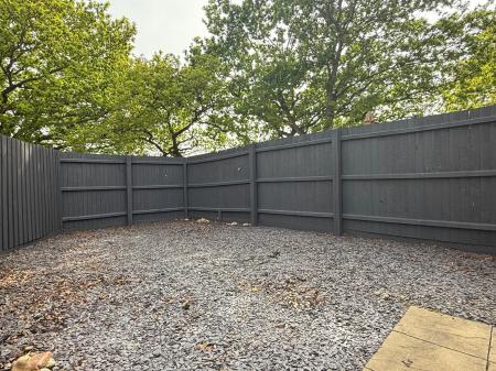 2 bedroom Detached house to let in Kirk Way, Colchester, CO4