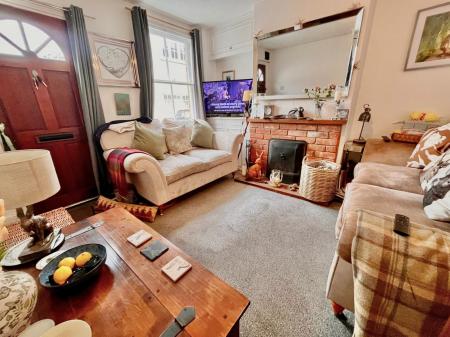 2 bedroom Terraced House to let in Alma Street, Wivenhoe, CO7