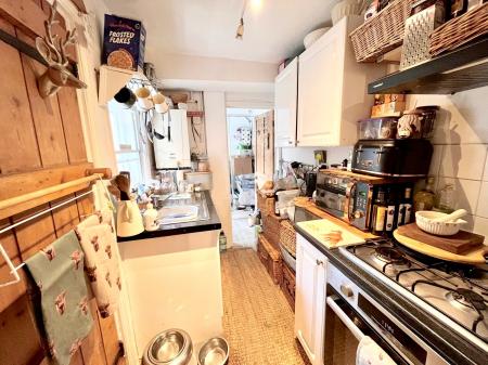 2 bedroom Terraced House to let in Alma Street, Wivenhoe, CO7