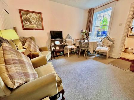 2 bedroom Terraced House to let in Alma Street, Wivenhoe, CO7