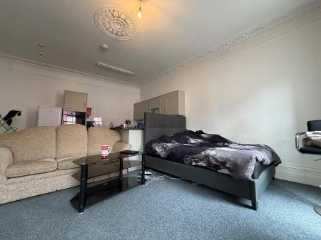1 bedroom Studio flat to let in East Hill, Colchester, CO1