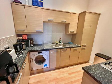 2 bedroom Flat to let in Circular Road South, Colchester, CO2