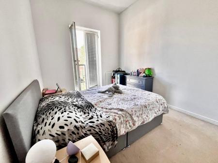 2 bedroom Flat to let in Circular Road South, Colchester, CO2