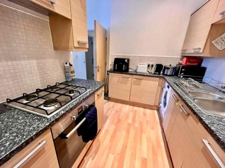 2 bedroom Flat to let in Circular Road South, Colchester, CO2