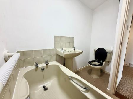1 bedroom Maisonette to let in Manor Parade, Brightlingsea, CO7