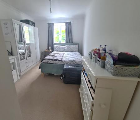 2 bedroom Flat to let in Albany Gardens, Colchester, CO2