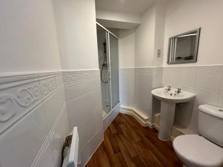 2 bedroom Flat to let in Albany Gardens, Colchester, CO2
