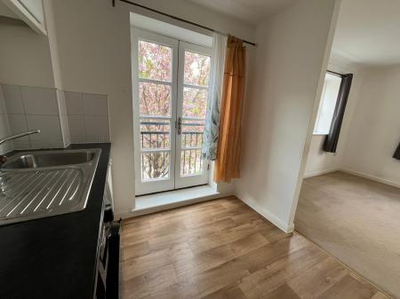2 bedroom Flat to let in Albany Gardens, Colchester, CO2