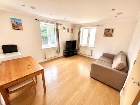 2 bedroom Flat to let in Henry Laver Court, Colchester, CO3