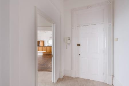 2 bedroom Flat for sale in 73 Marine Parade East, Clacton On Sea, CO15