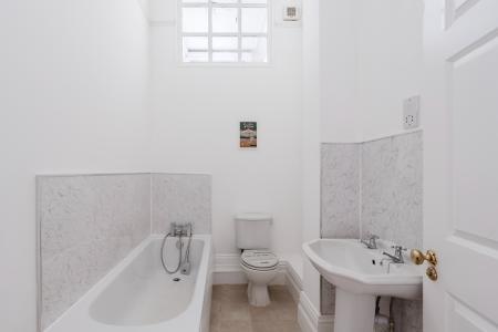 2 bedroom Flat for sale in 73 Marine Parade East, Clacton On Sea, CO15