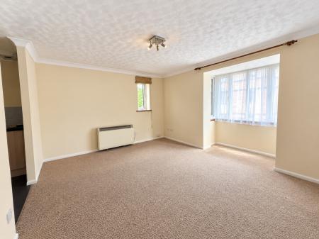 1 bedroom Flat to let in Friday Wood Green, Colchester, CO2