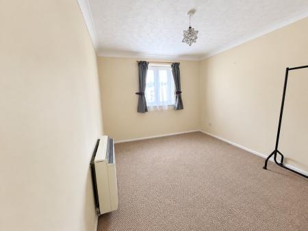 1 bedroom Flat to let in Friday Wood Green, Colchester, CO2