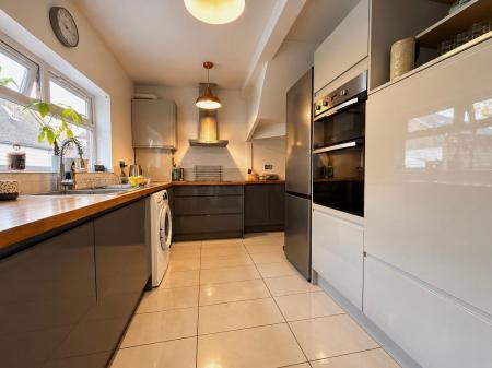 3 bedroom Semi-detached house to let in Hubert Road, Colchester, CO3