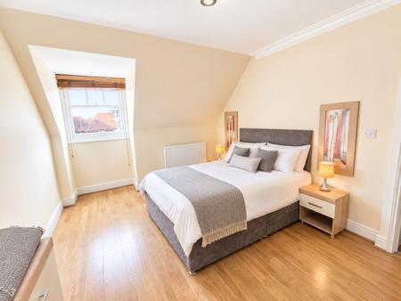 5 bedroom Flat to let in Marine Parade, Clacton On Sea, CO15